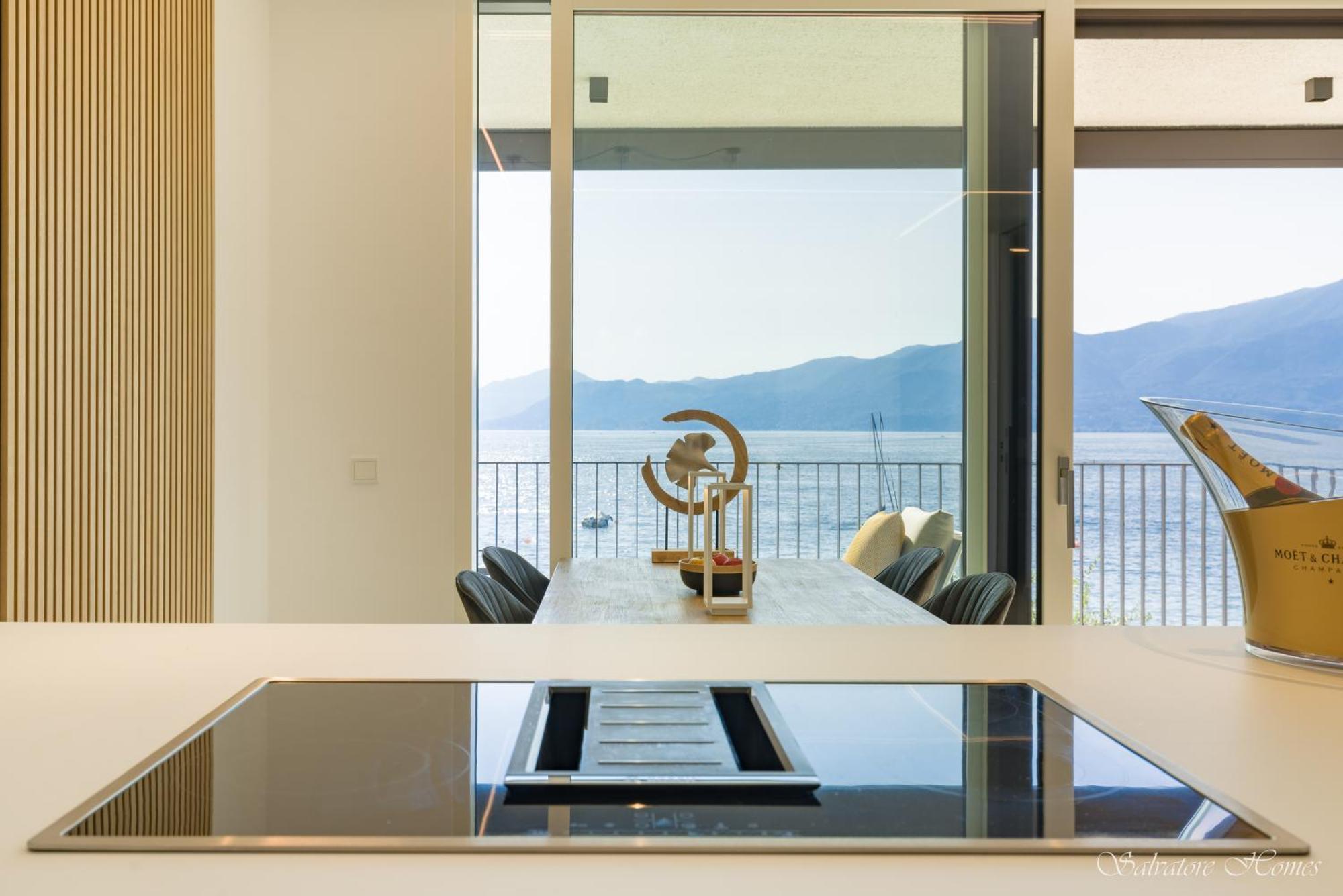 Salvatorehomes - Luxurious Dreamview Waterfront Apartment In Torri Del Benaco With Pool - Casa Azura - A 5 Star Luxury Collection At Lake Garda Exterior photo