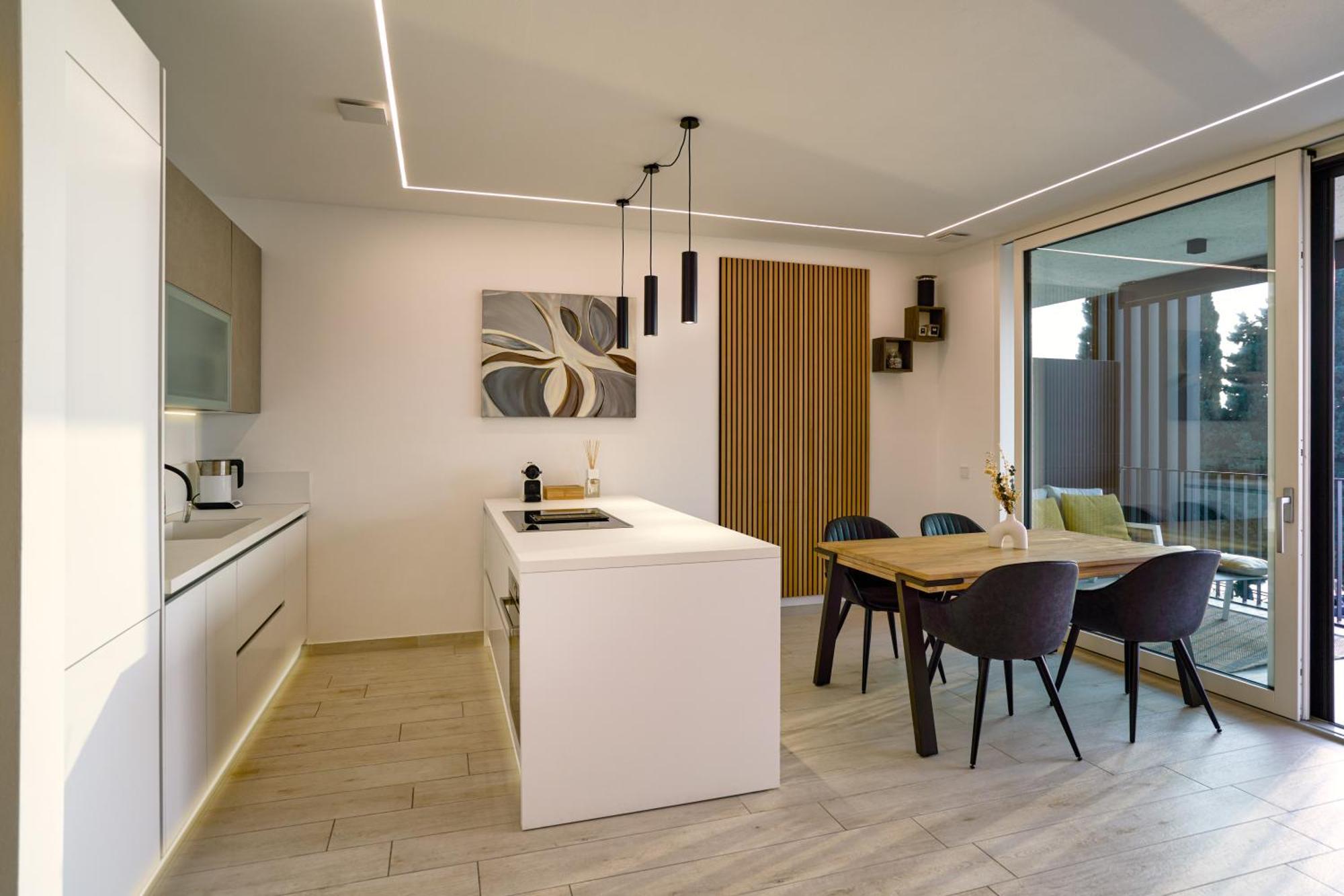 Salvatorehomes - Luxurious Dreamview Waterfront Apartment In Torri Del Benaco With Pool - Casa Azura - A 5 Star Luxury Collection At Lake Garda Exterior photo
